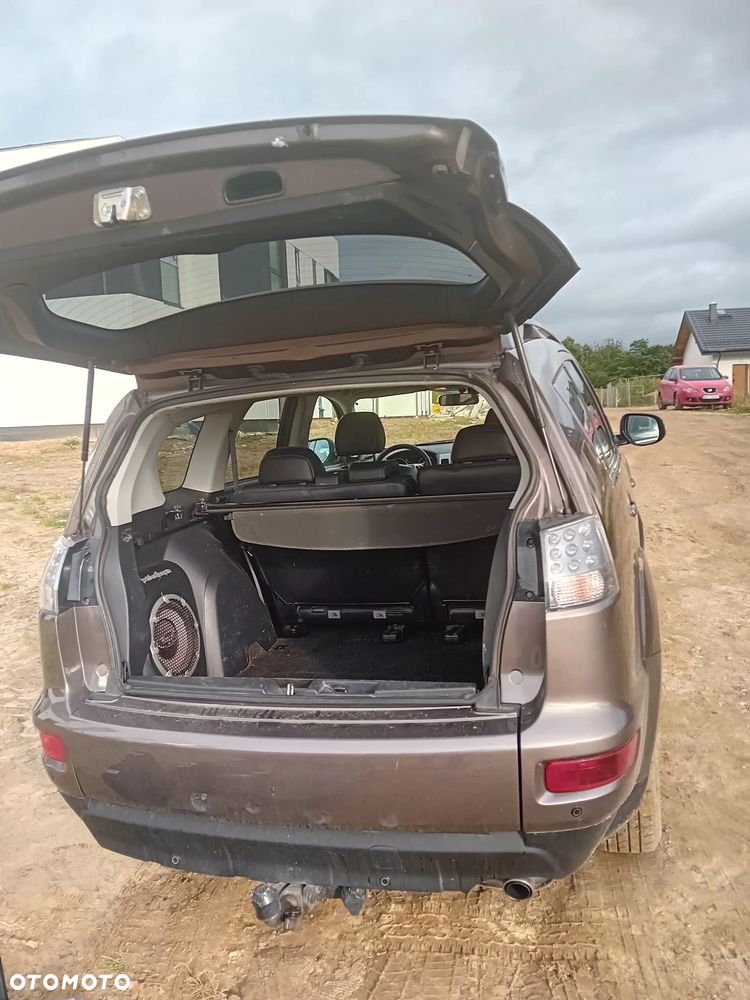 Mitsubishi Outlander 2.0 Intense 2WD CVT - 9