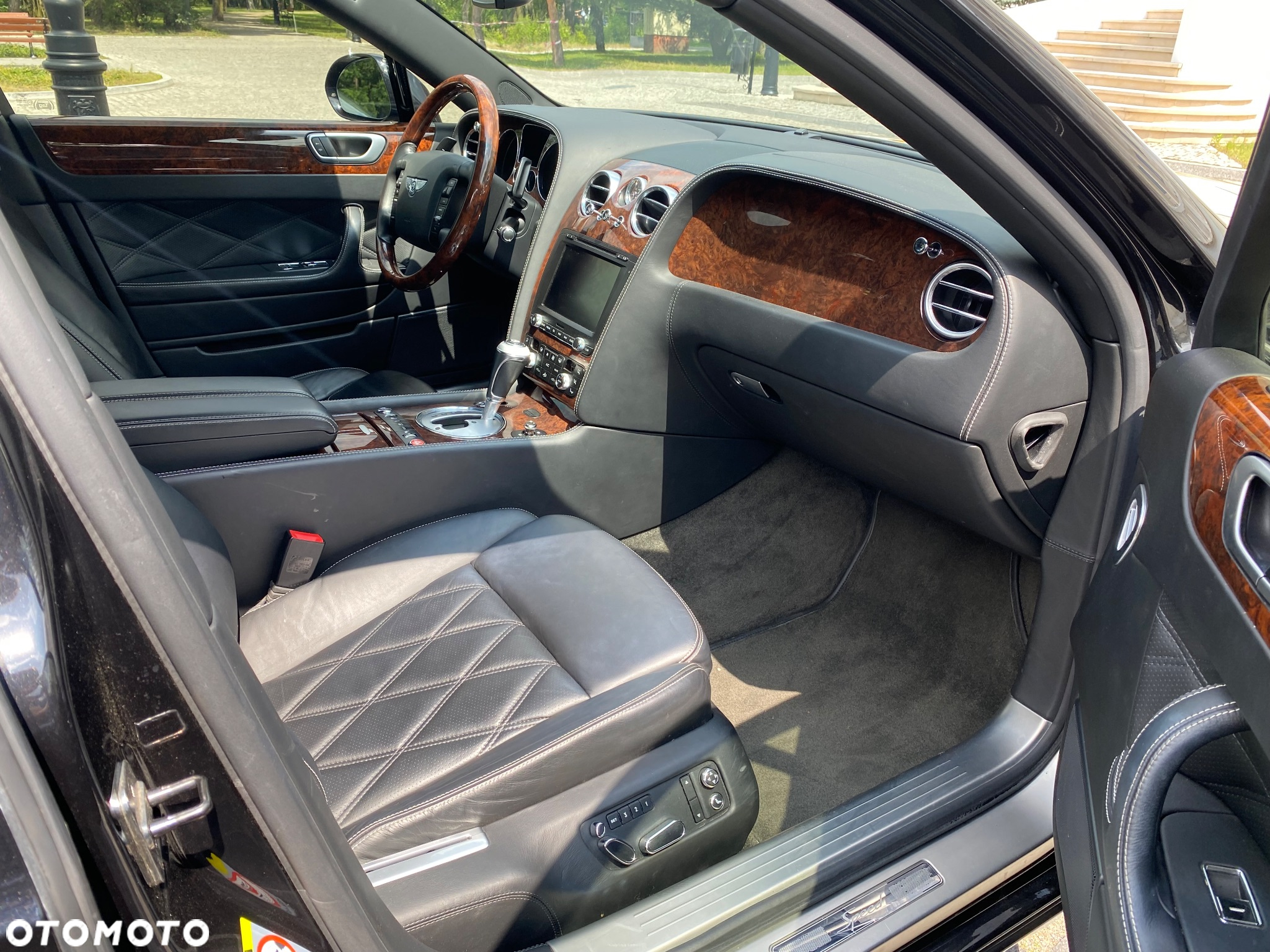 Bentley Flying Spur W12 S - 15