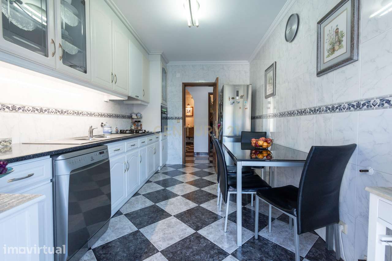 Apartamento T3 com 2 Suites e Terrço-Minde - Grande imagem: 3/24