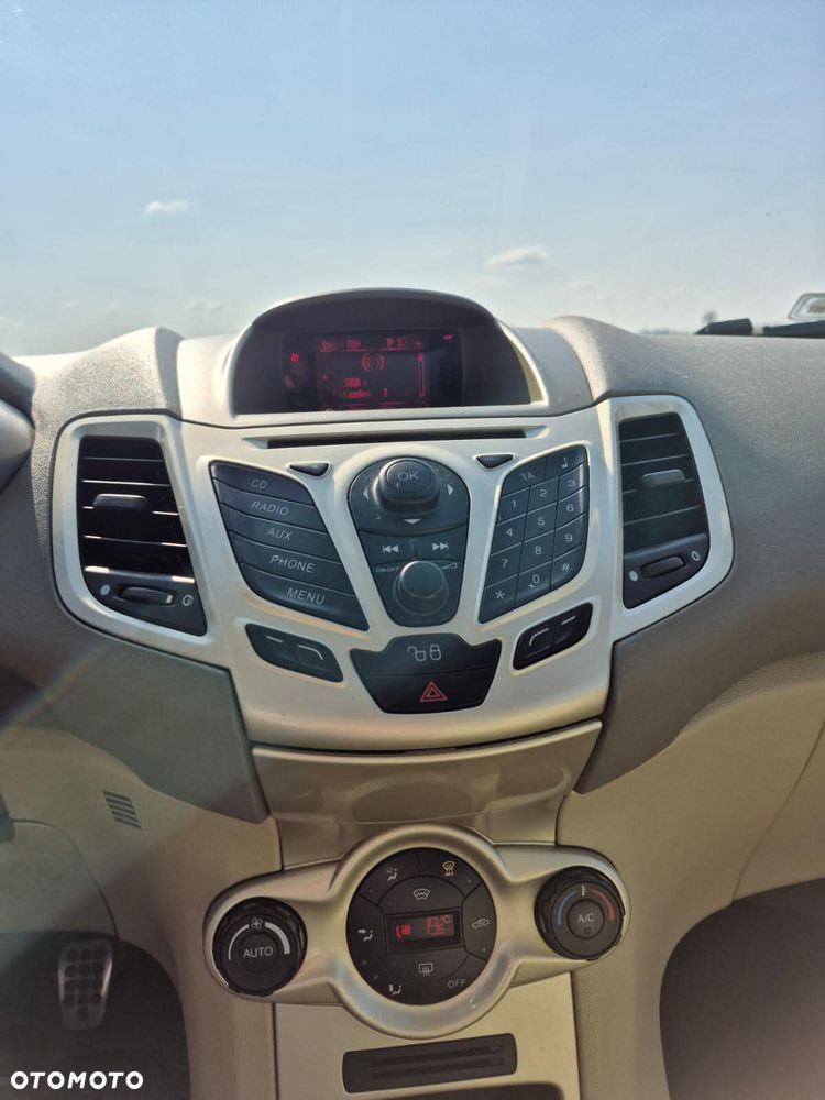 Ford Fiesta - 9