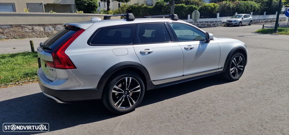 Volvo V90 Cross Country - 12