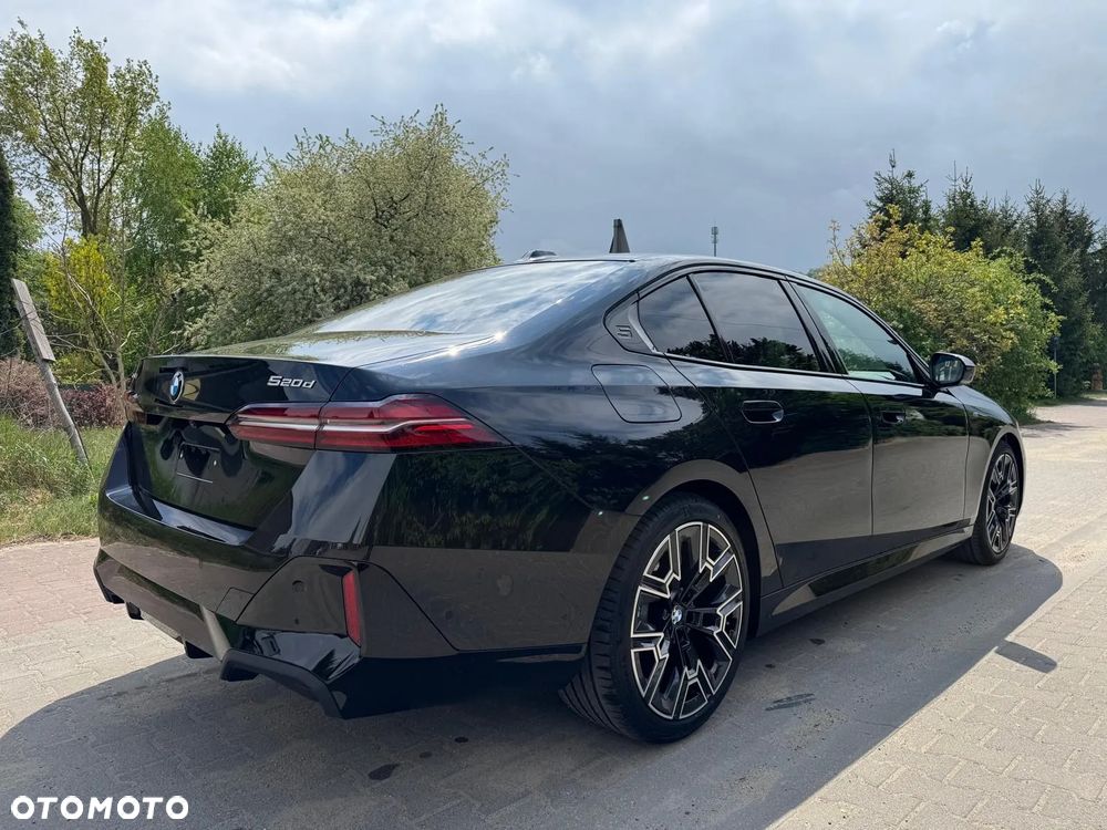 BMW Seria 5 520d xDrive - 5