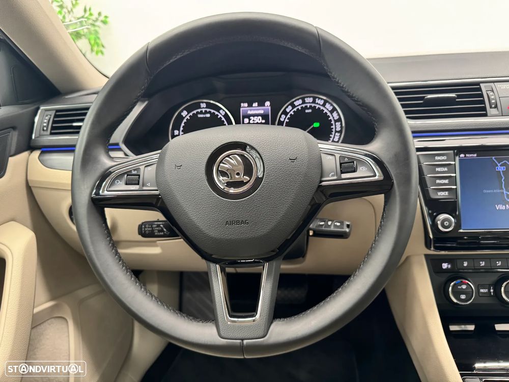 Skoda Superb 2.0 TDI Laurin&Klement DSG - 22