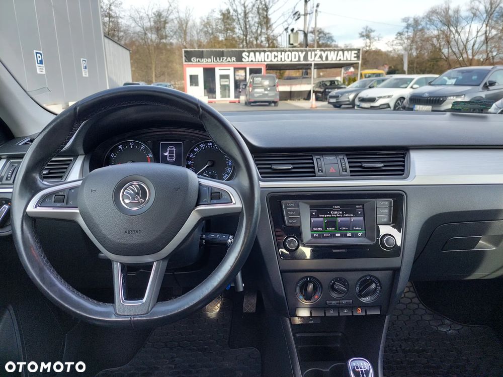 Skoda RAPID 1.2 TSI Ambition - 12