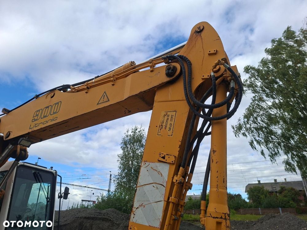 Liebherr A 900 B 4X4 - 30