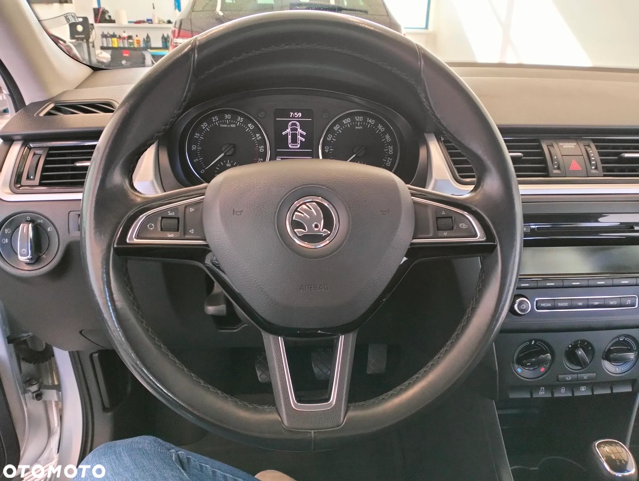 Skoda RAPID 1.6 TDI DPF Ambition - 6
