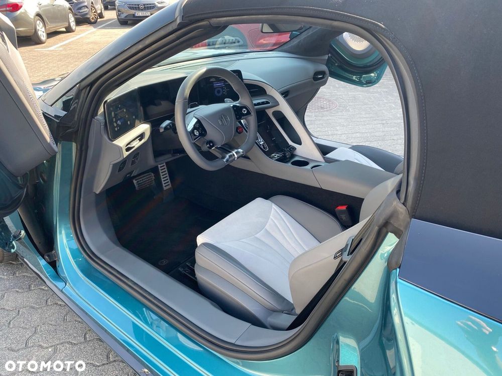 MG Cyberster 77kWh AWD Czarny Dach - 18