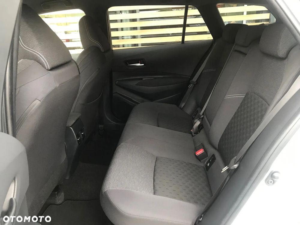 Toyota Corolla 1.8 Hybrid Comfort - 24