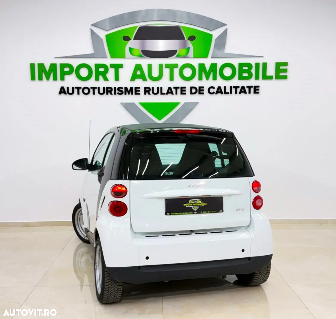 Smart Fortwo coupe softouch black&white limited micro hybrid drive - 17