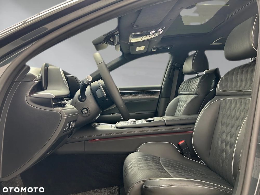 Genesis G90 3.5T V6 AT8 LWB Luxury Plus - 4