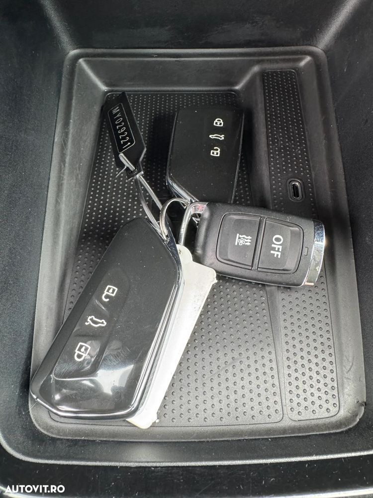 Skoda Octavia 2.0 TDI STYLE DSG - 32