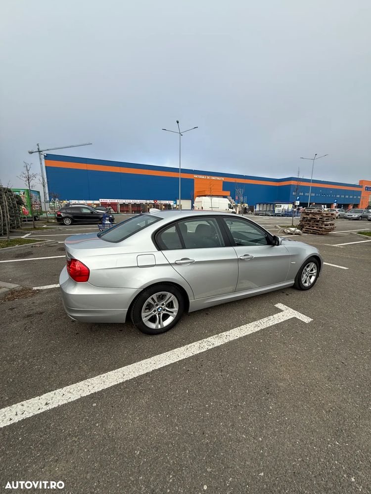 BMW Seria 3 318i Aut. - 4