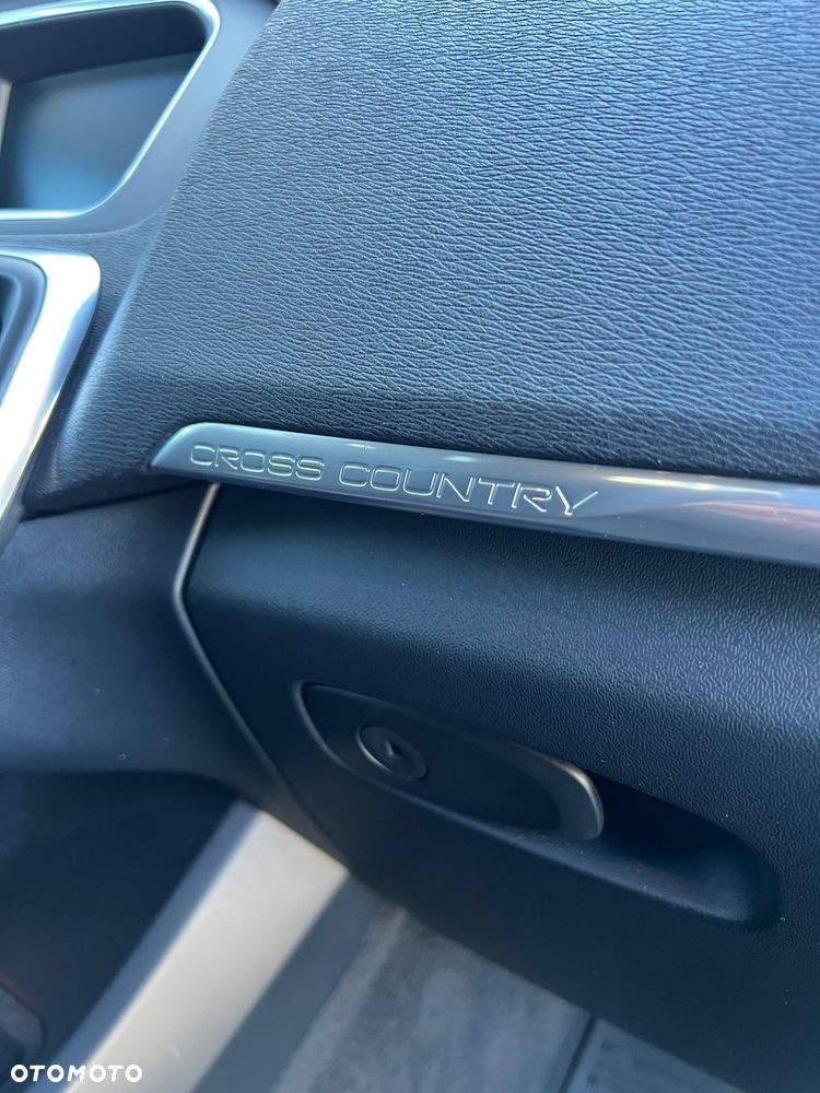 Volvo V40 Cross Country D4 Momentum - 25