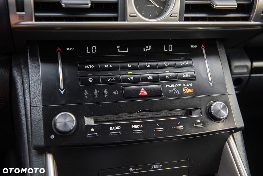 Lexus IS Luxury Line - 24