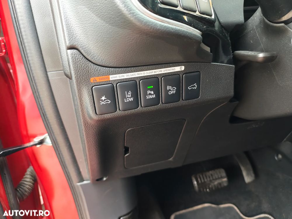 Mitsubishi Outlander PHEV 2.4 L 4X4 Instyle+ - 19