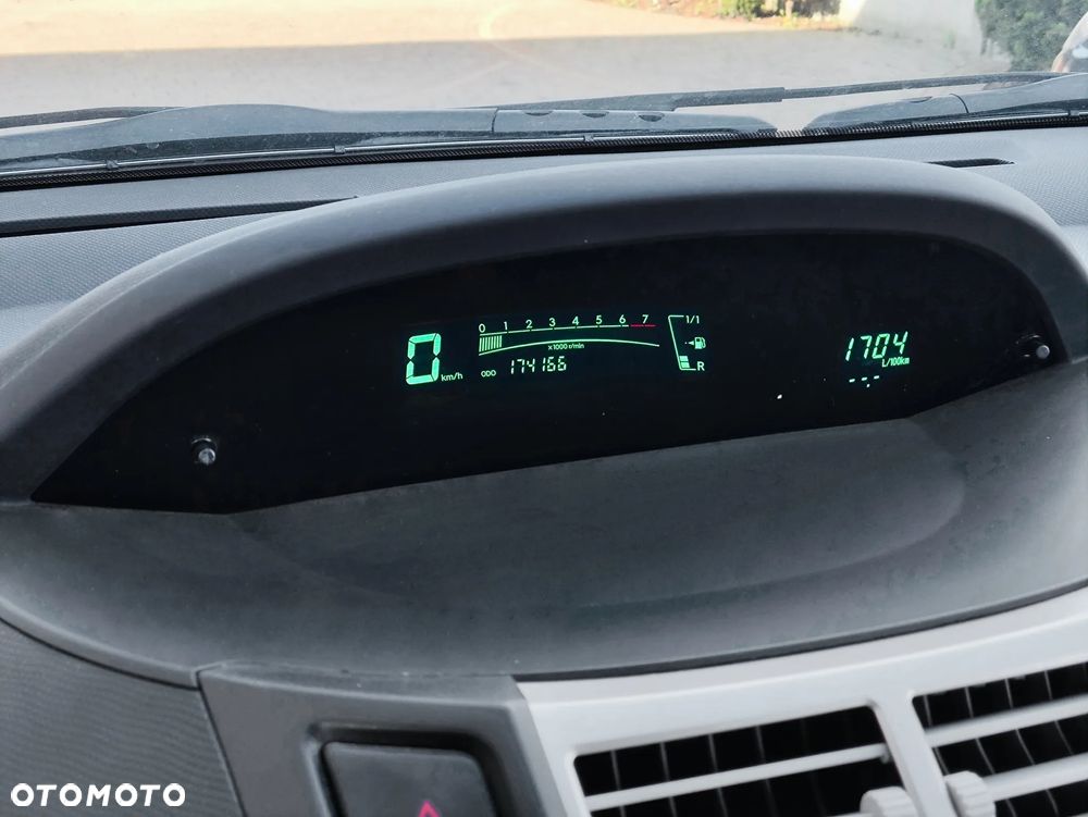 Toyota Yaris 1.0 VVT-i Sol - 22