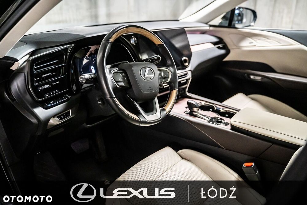 Lexus RX - 9