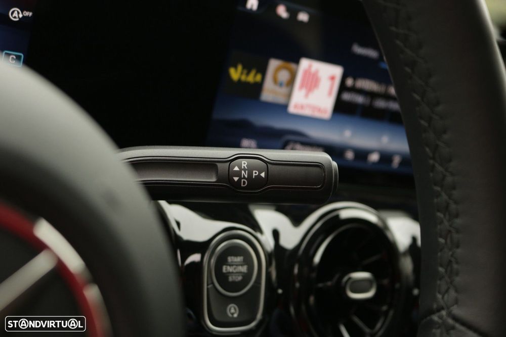 Mercedes-Benz GLA 180 d 8G-DCT - 36