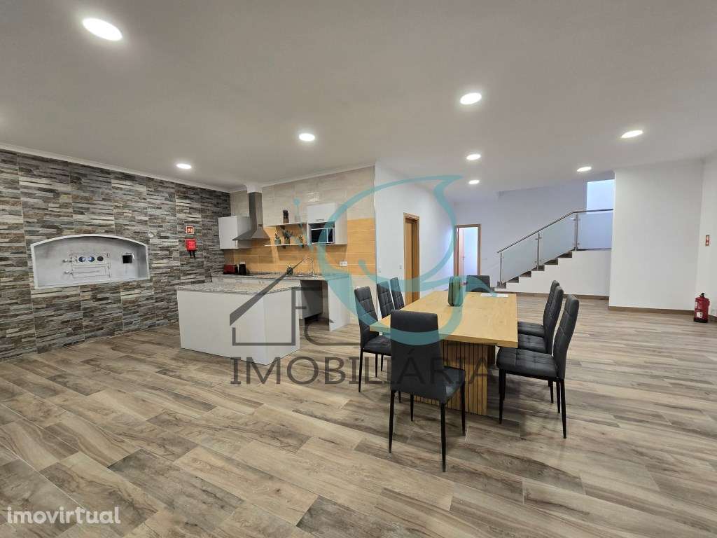 EXCLUSIVO - Excelente moradia de 2 pisos, com licença AL - Grande imagem: 4/60