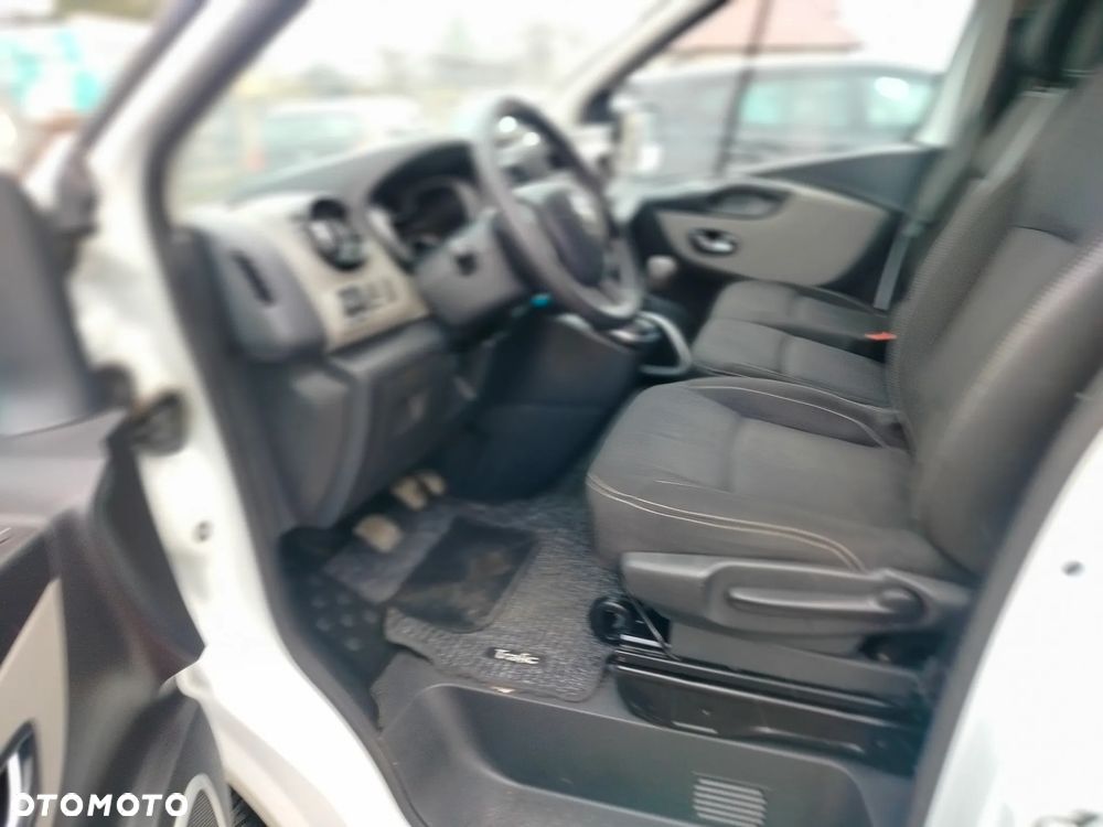 Renault Trafic - 19