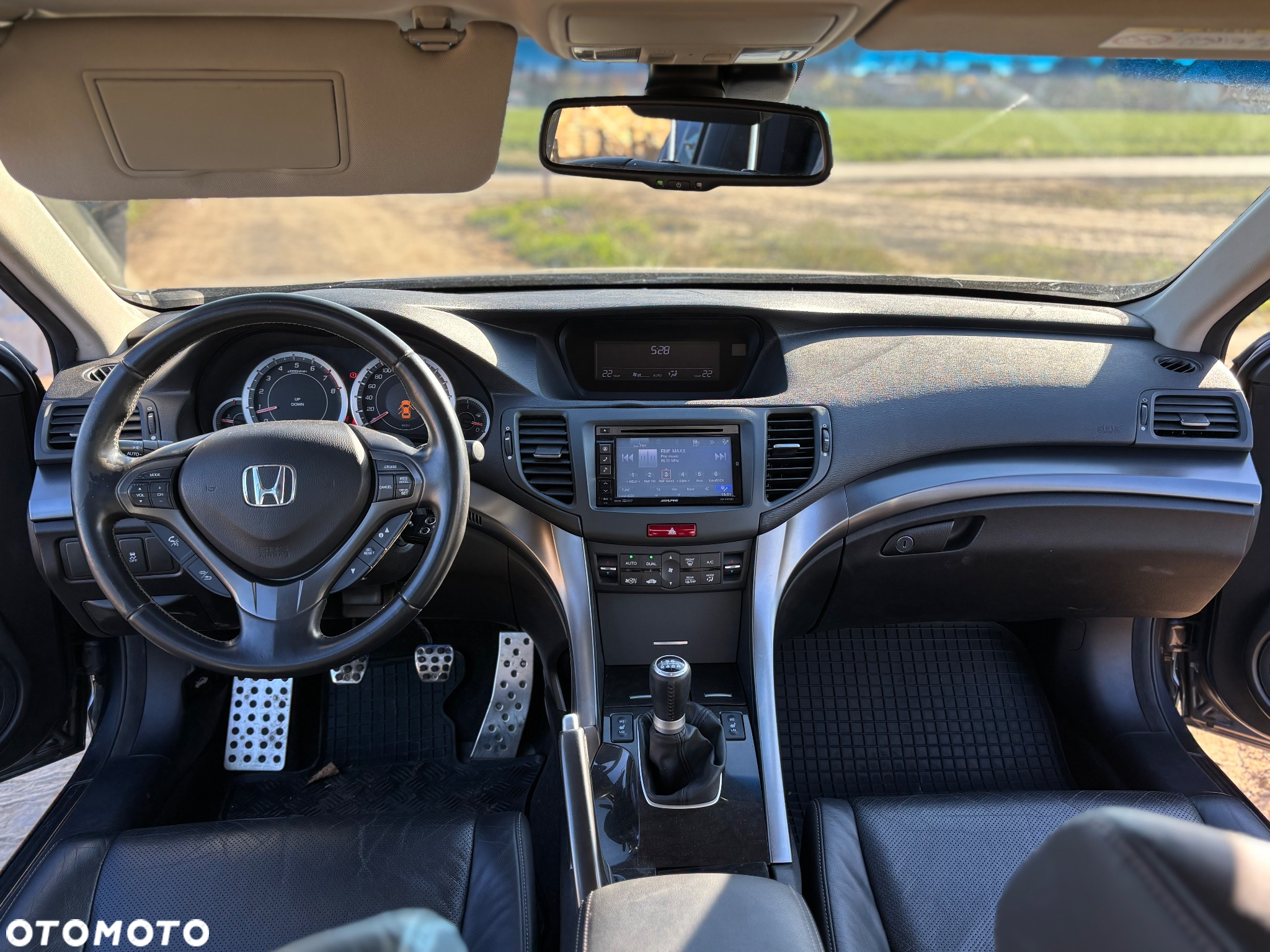 Honda Accord 2.0 Executive - 17
