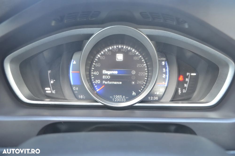 Volvo V40 D2 Geartronic RDesign - 20