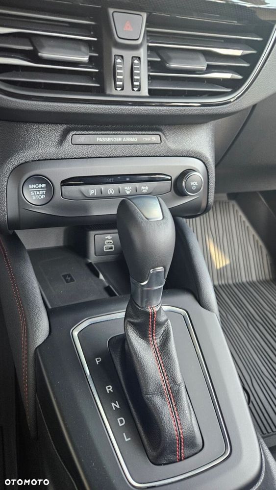 Ford Focus 1.0 EcoBoost Hybrid ST-LINE X - 7