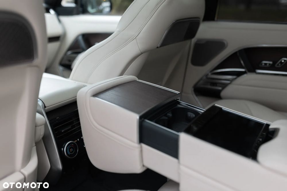 Land Rover Range Rover 3.0 P460e PHEV Autobiography - 17