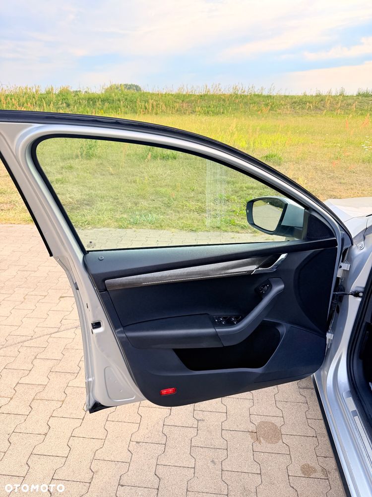 Skoda Octavia 2.0 TDI 4x4 DSG Scout - 17