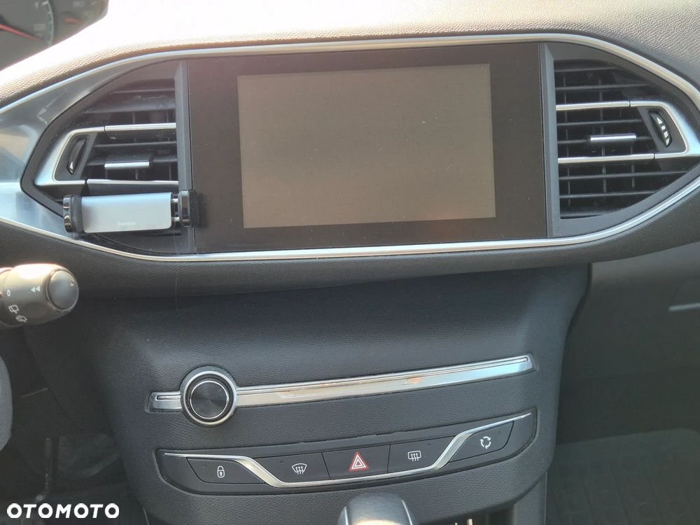Peugeot 308 1.6 BlueHDi Active S&S EAT6 - 23