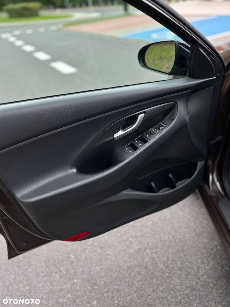 Hyundai i30 1.4 T-GDI Premiere Luxury - 16