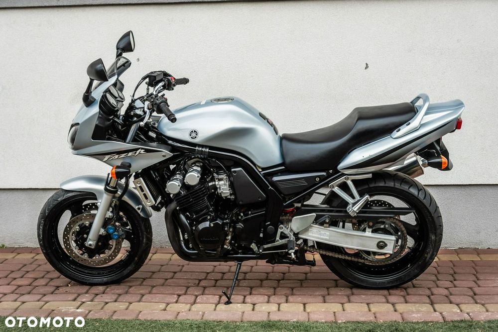 Yamaha FZS - 5
