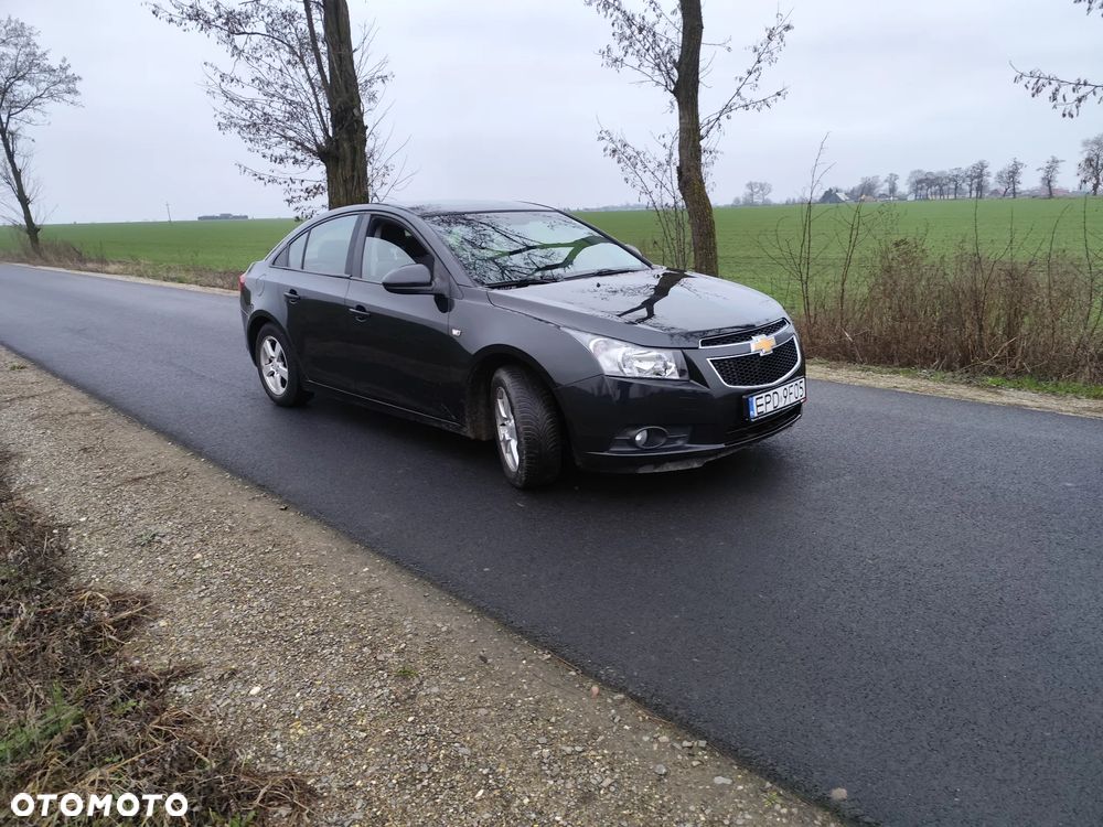 Chevrolet Cruze 1.6 LT - 1