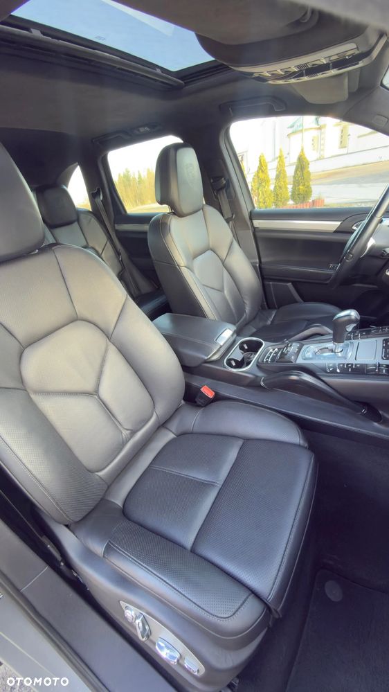 Porsche Cayenne - 20