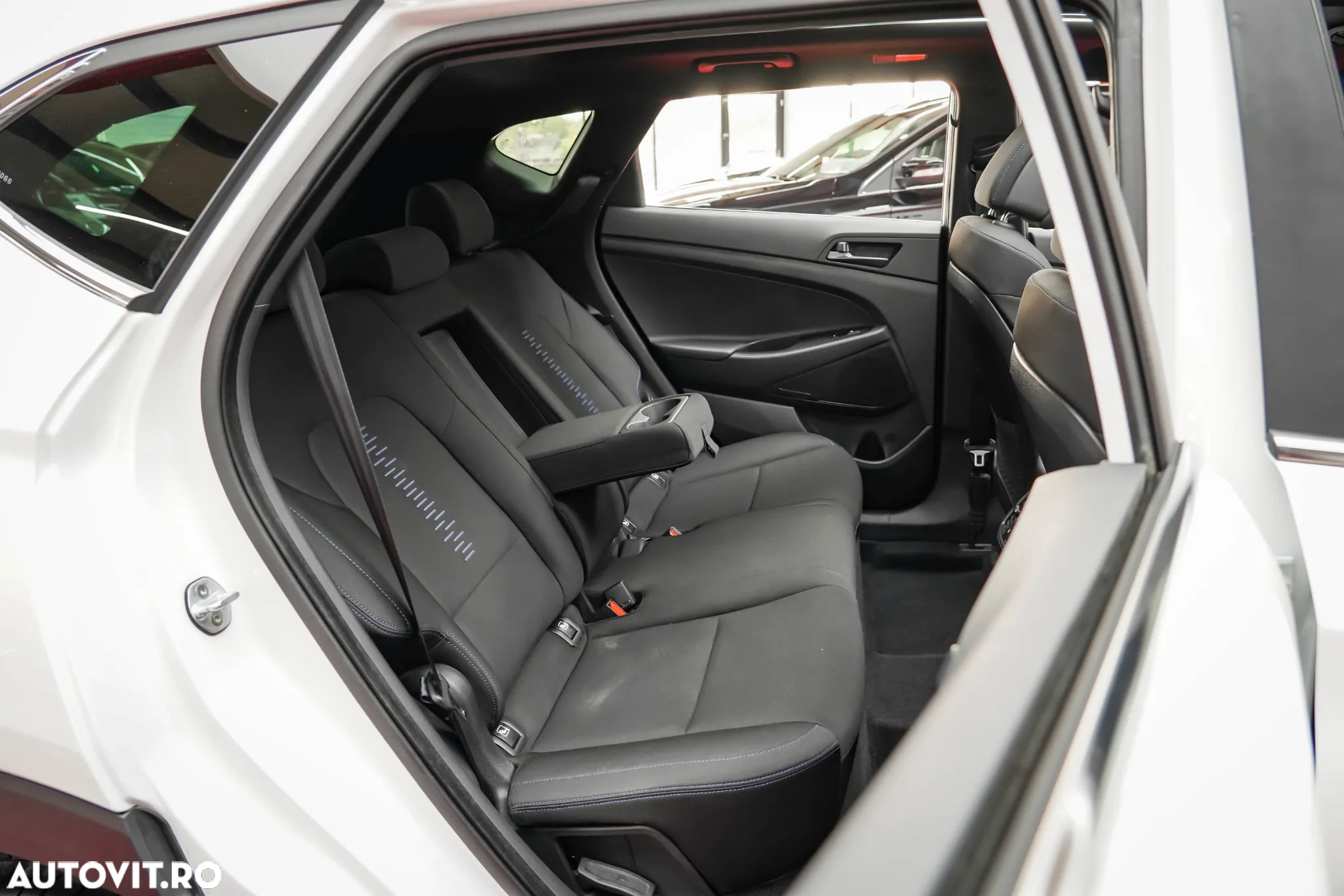 Hyundai Tucson blue 1.7 CRDi 2WD DCT Premium - 13