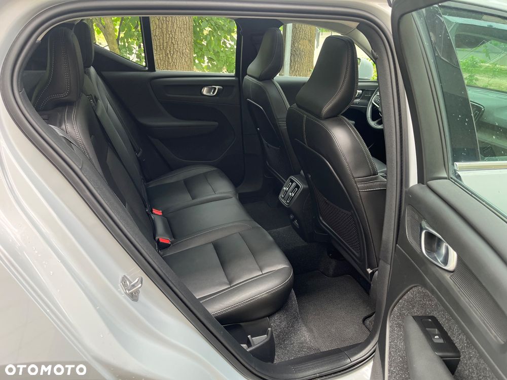 Volvo XC 40 B4 B AWD Geartronic Inscription - 9