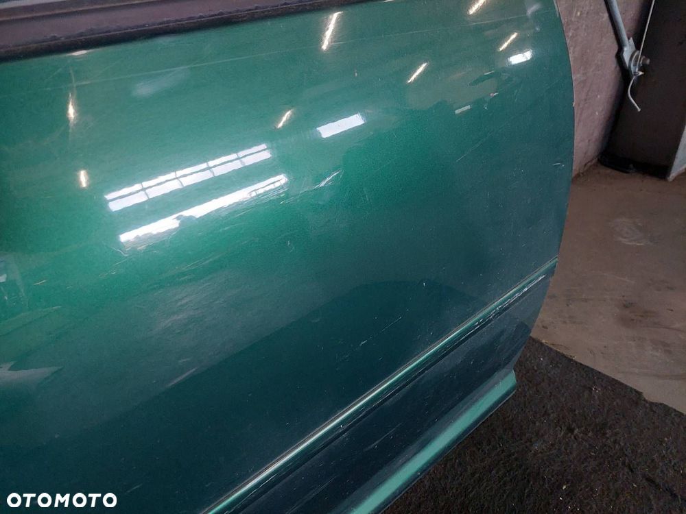 DRZWI KOMPLETNE PRAWY TYŁ VOLKSWAGEN BORA I SEDAN LC6M - 4