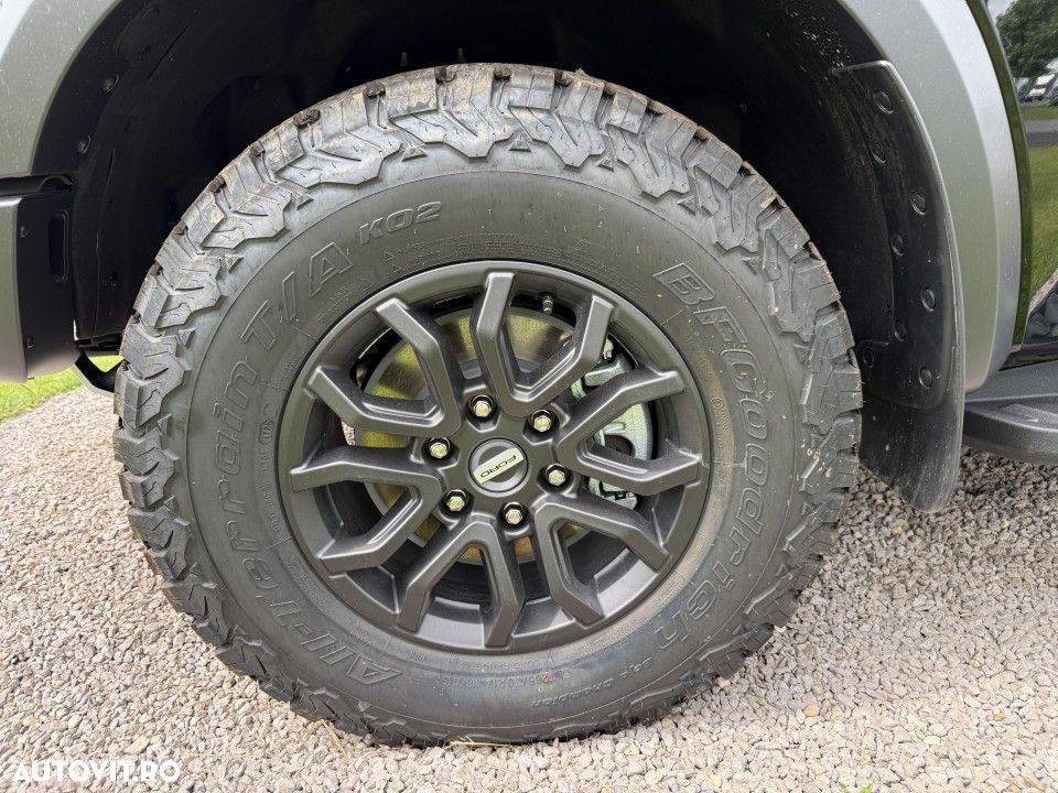 Ford Raptor - 14