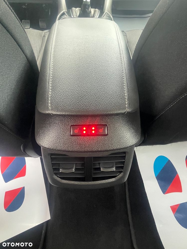 Ford Mondeo 2.0 EcoBlue Titanium - 24