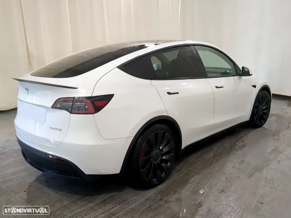 Tesla Model Y Performance Dual Motor AWD - 4