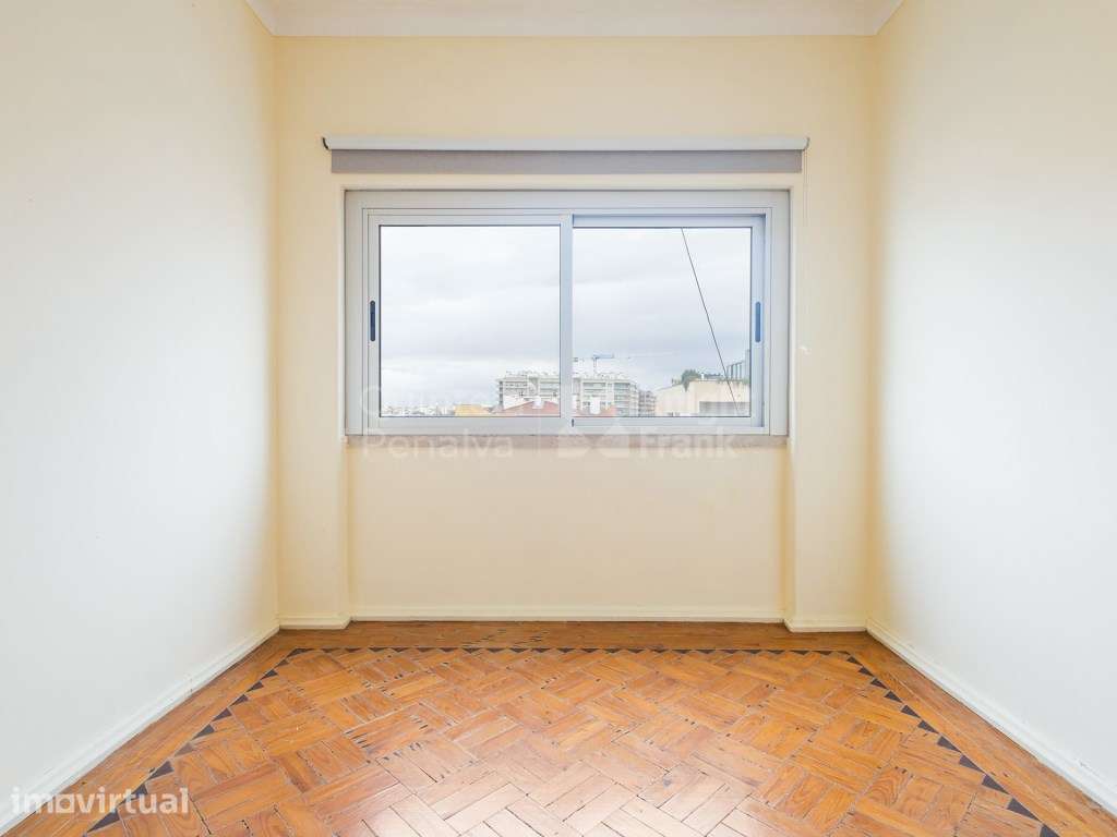 Apartamento T3 sem móveis para arrendar no Seixal com vista Rio - Grande imagem: 2/25