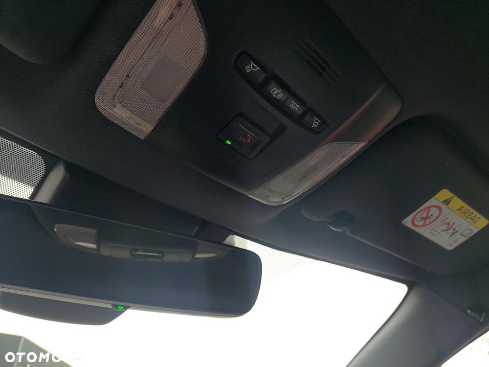 Toyota Corolla 1.8 Hybrid Comfort - 24