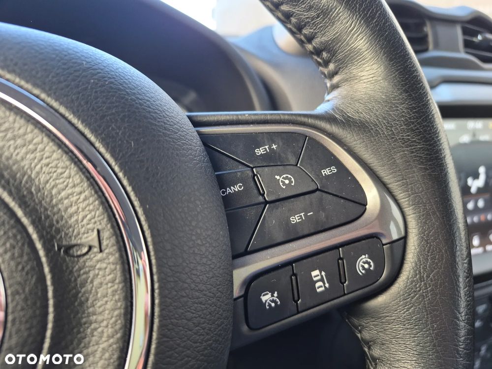 Jeep Renegade - 25