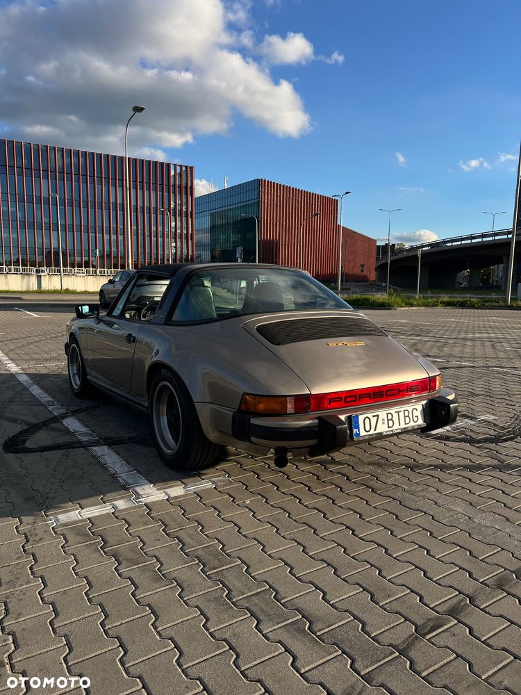 Porsche 911 - 9