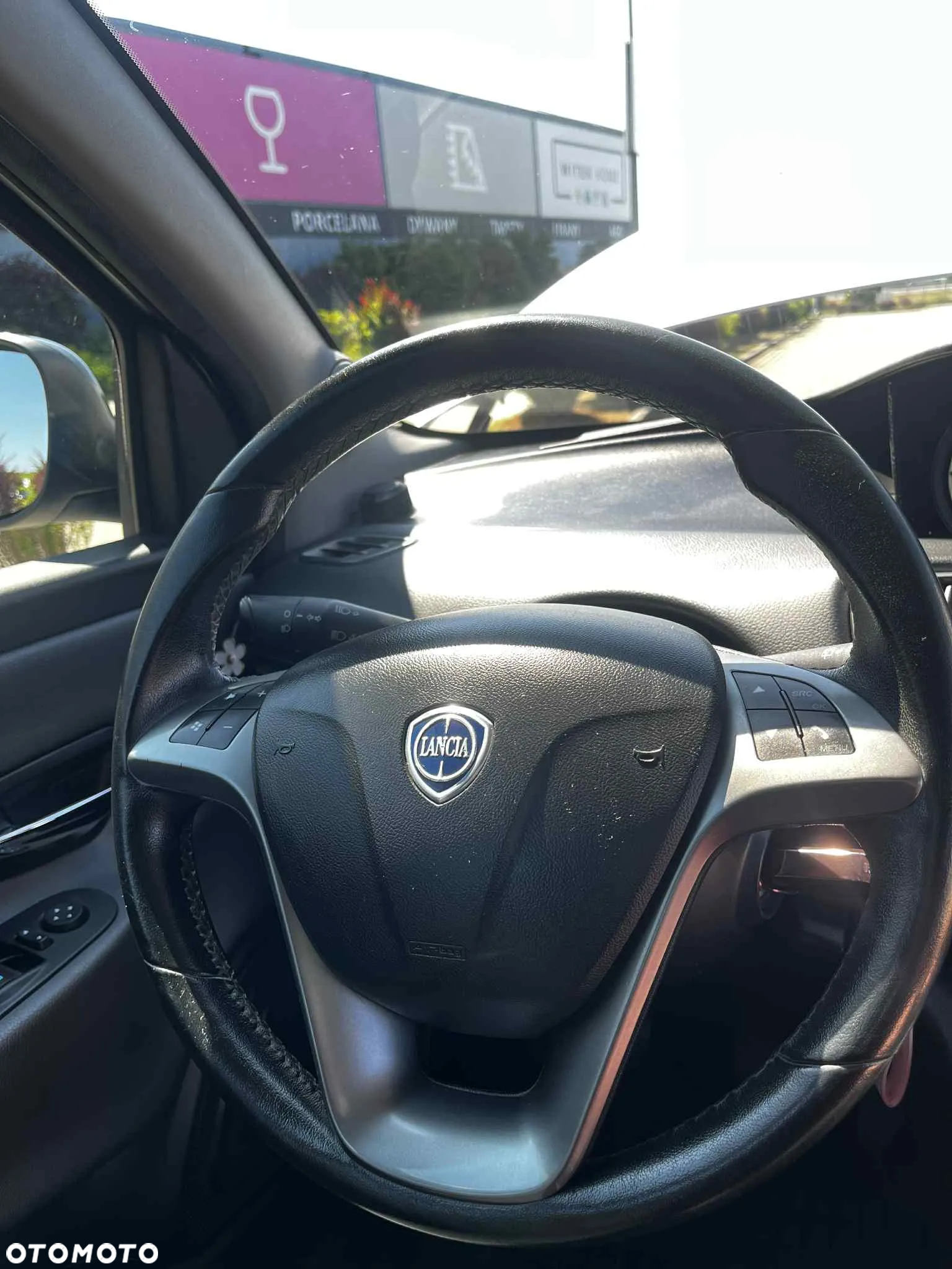 Lancia Ypsilon 0.9 Gold S&S - 7
