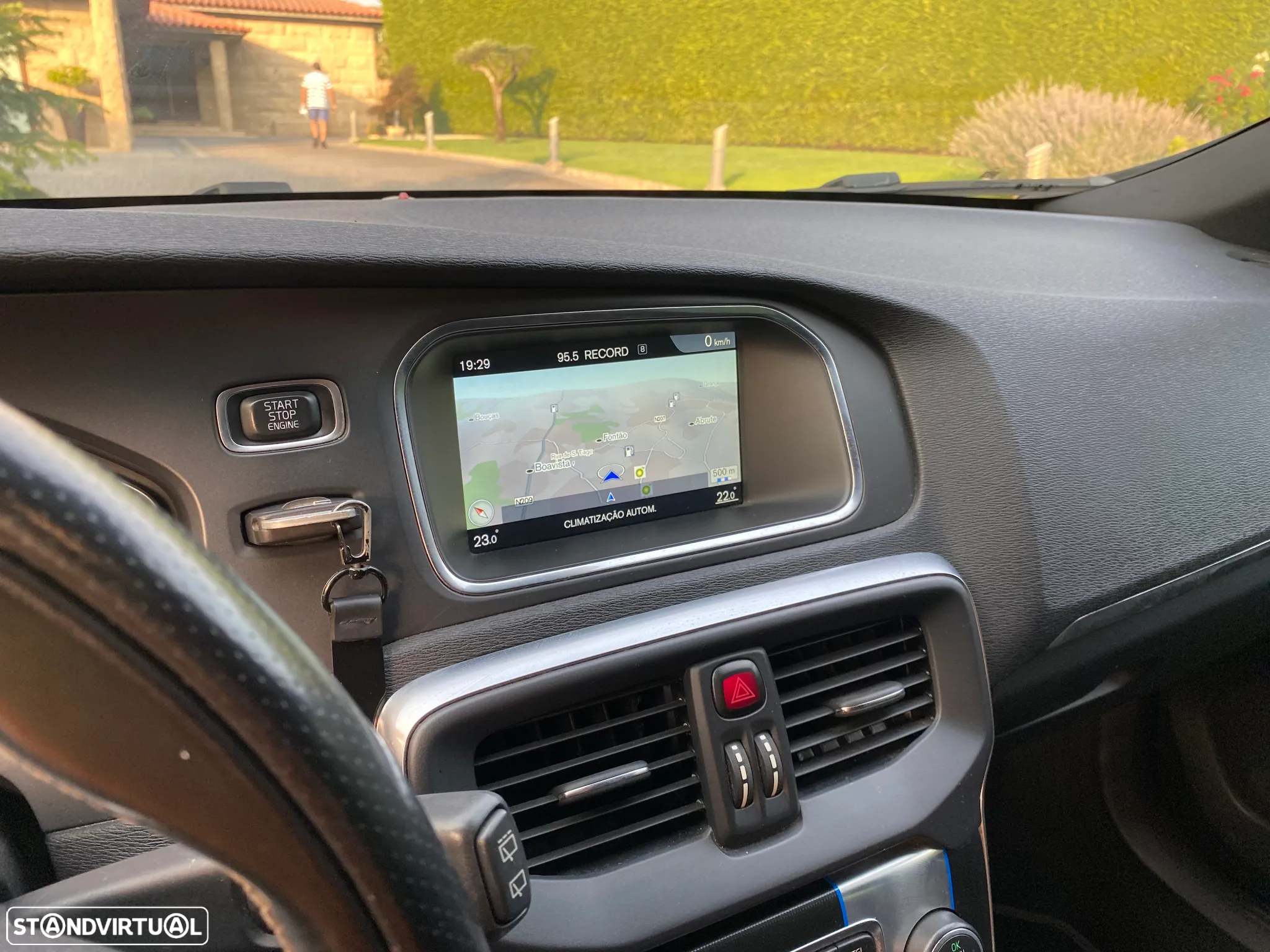 Volvo V40 - 24