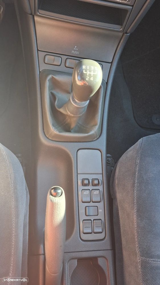Volvo S40 1.6 - 29