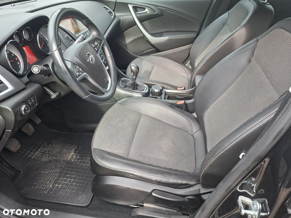 Opel Astra 1.4 T Cosmo EU6 - 11