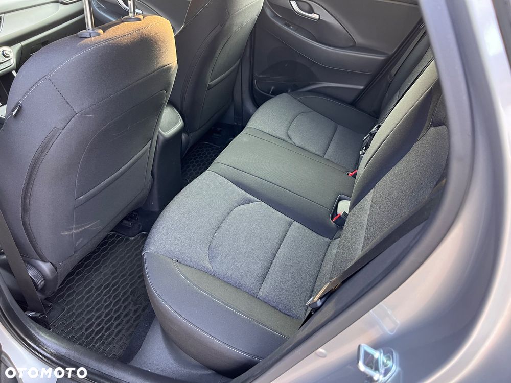 Hyundai i30 1.6 D Comfort - 10