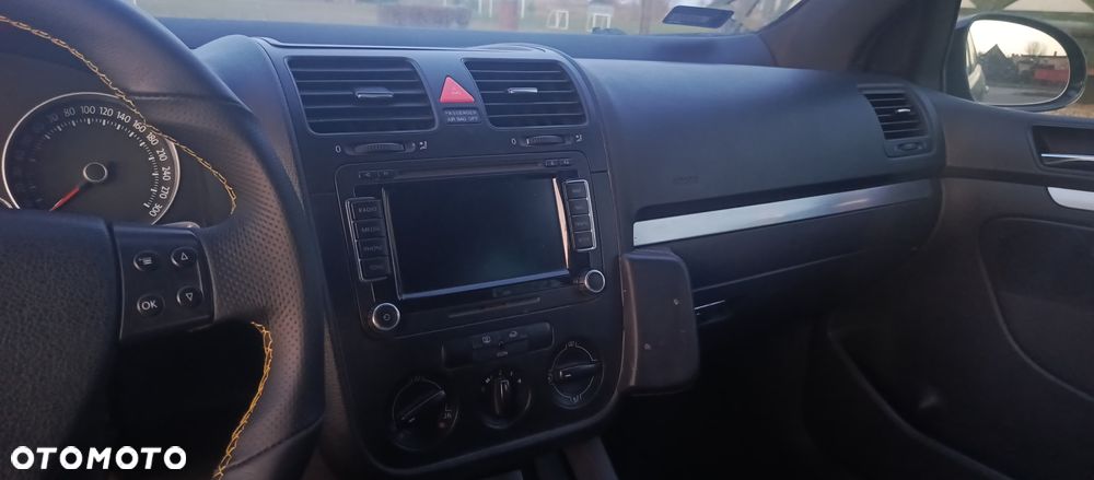 Volkswagen Golf V 03-08 - 9